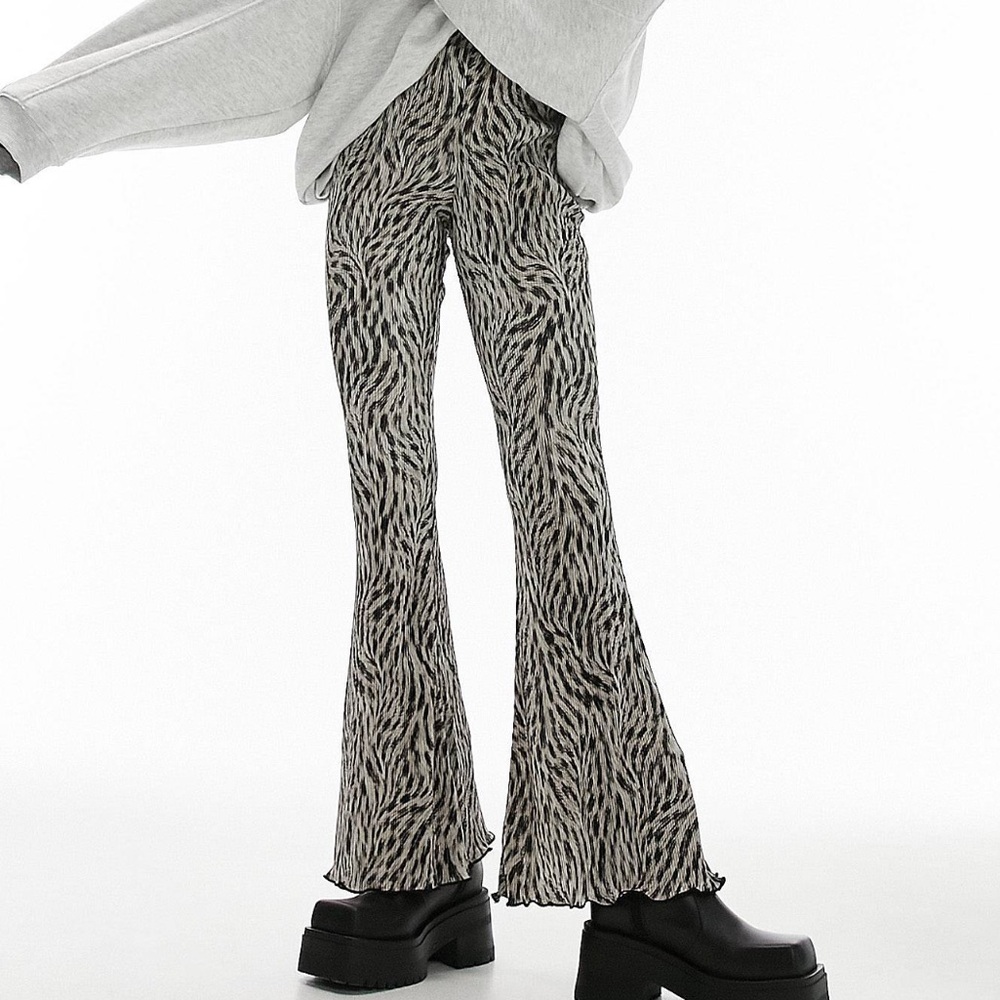 Top Shop Leopard Print Plisse Flare Pants S